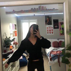 black stretchy blouse